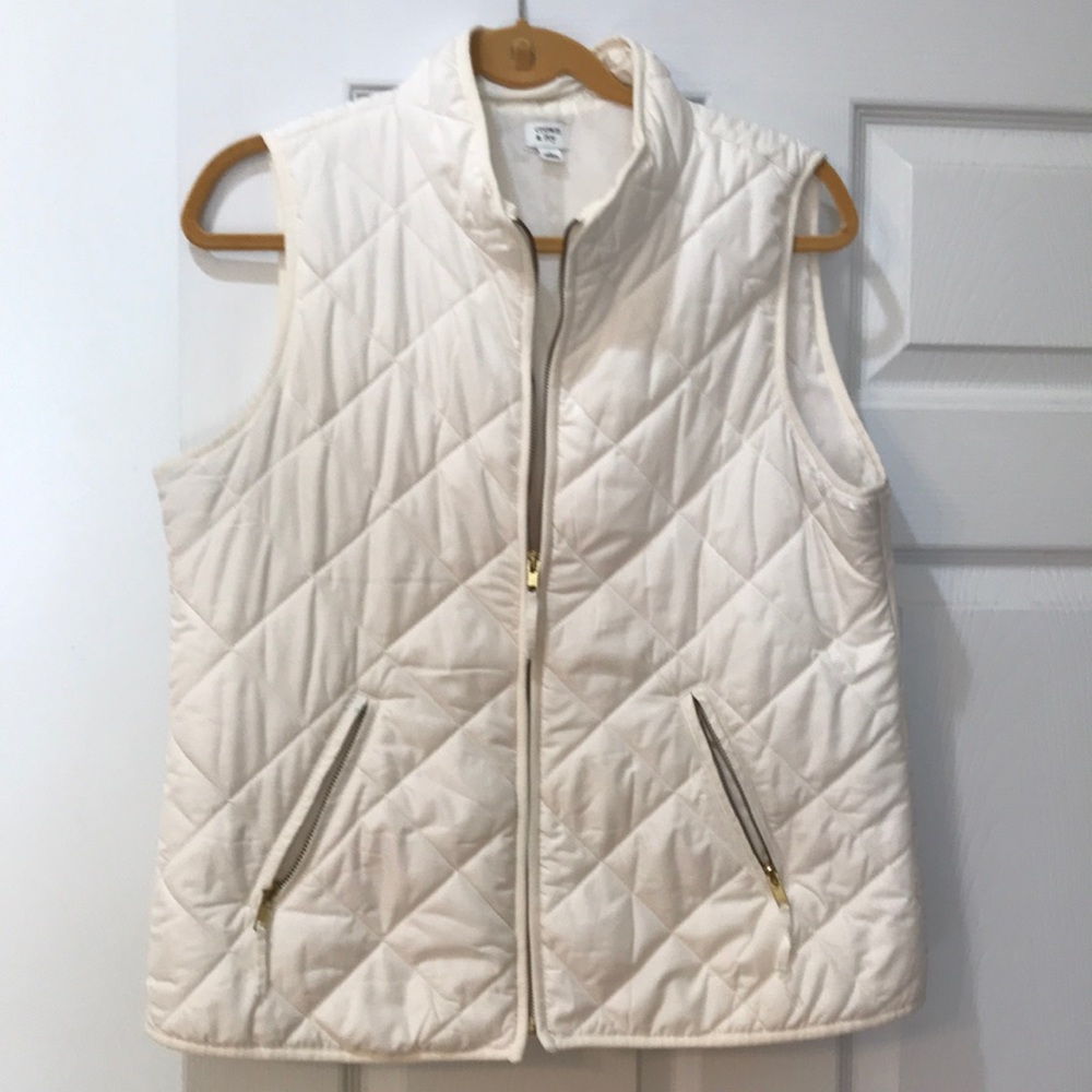 Lightweight puffer vest
